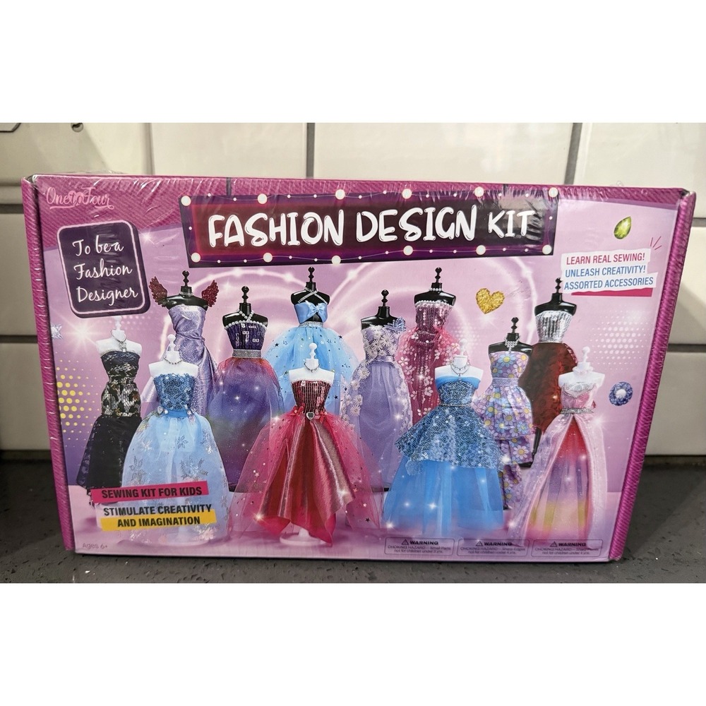 New‎ ONE TO FOUR Fashion Designer Kit for Girls 6 Mannequins 26 Pcs Fabric